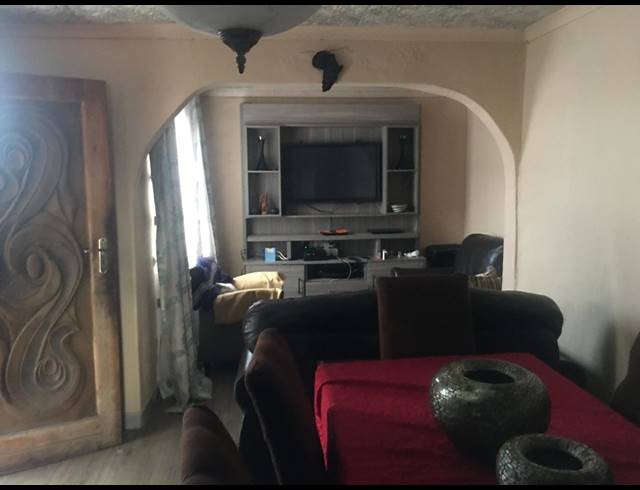 4 BEDROOM FREEHOLD FOR SALE IN PHILIPPI